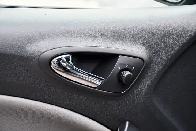 Seat Ibiza view 9