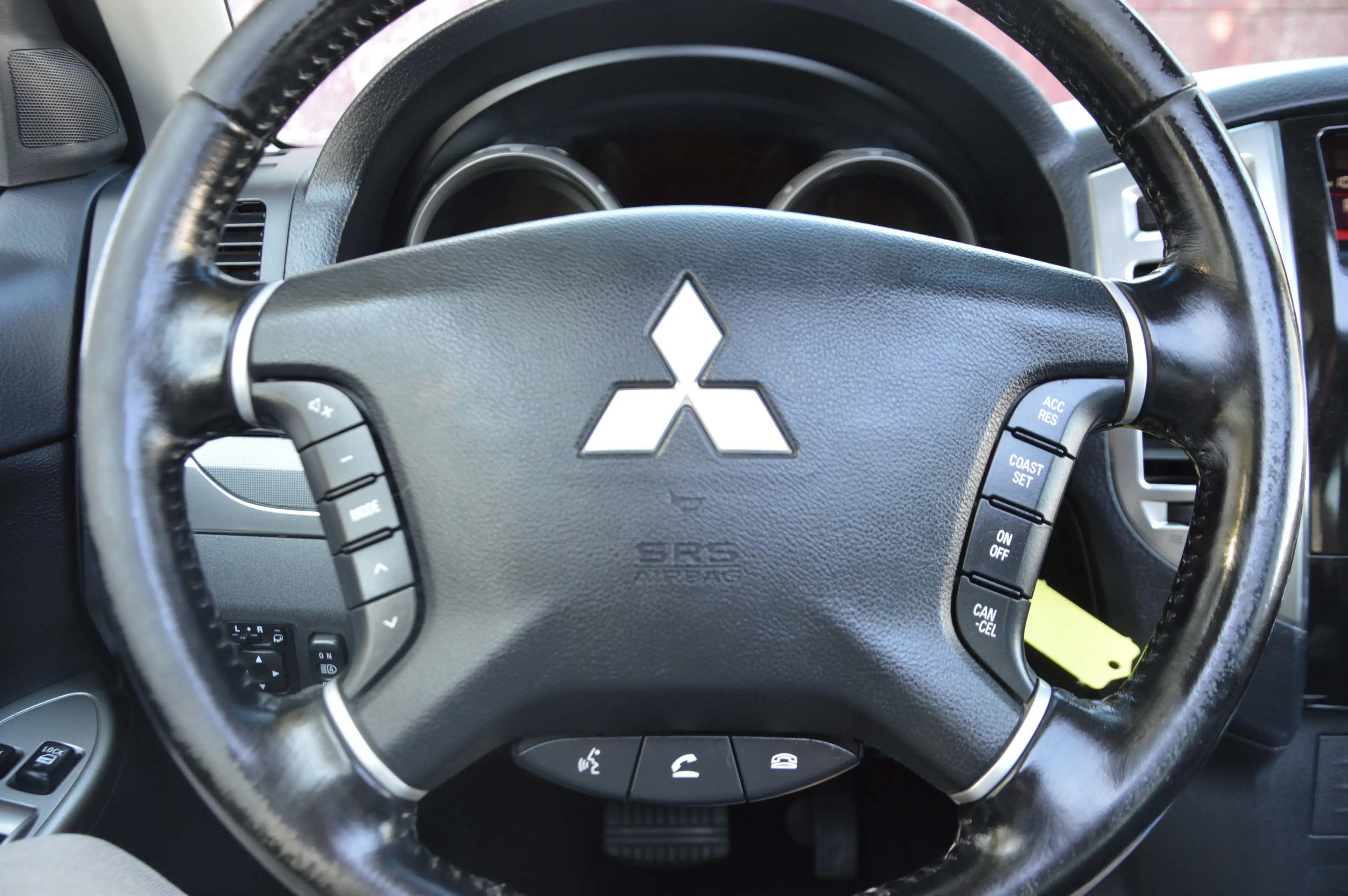 Mitsubishi Pajero 3.2 DI-D 2PL UTILITAIRE BOITE AUT FULL 65.416KM — photo 15