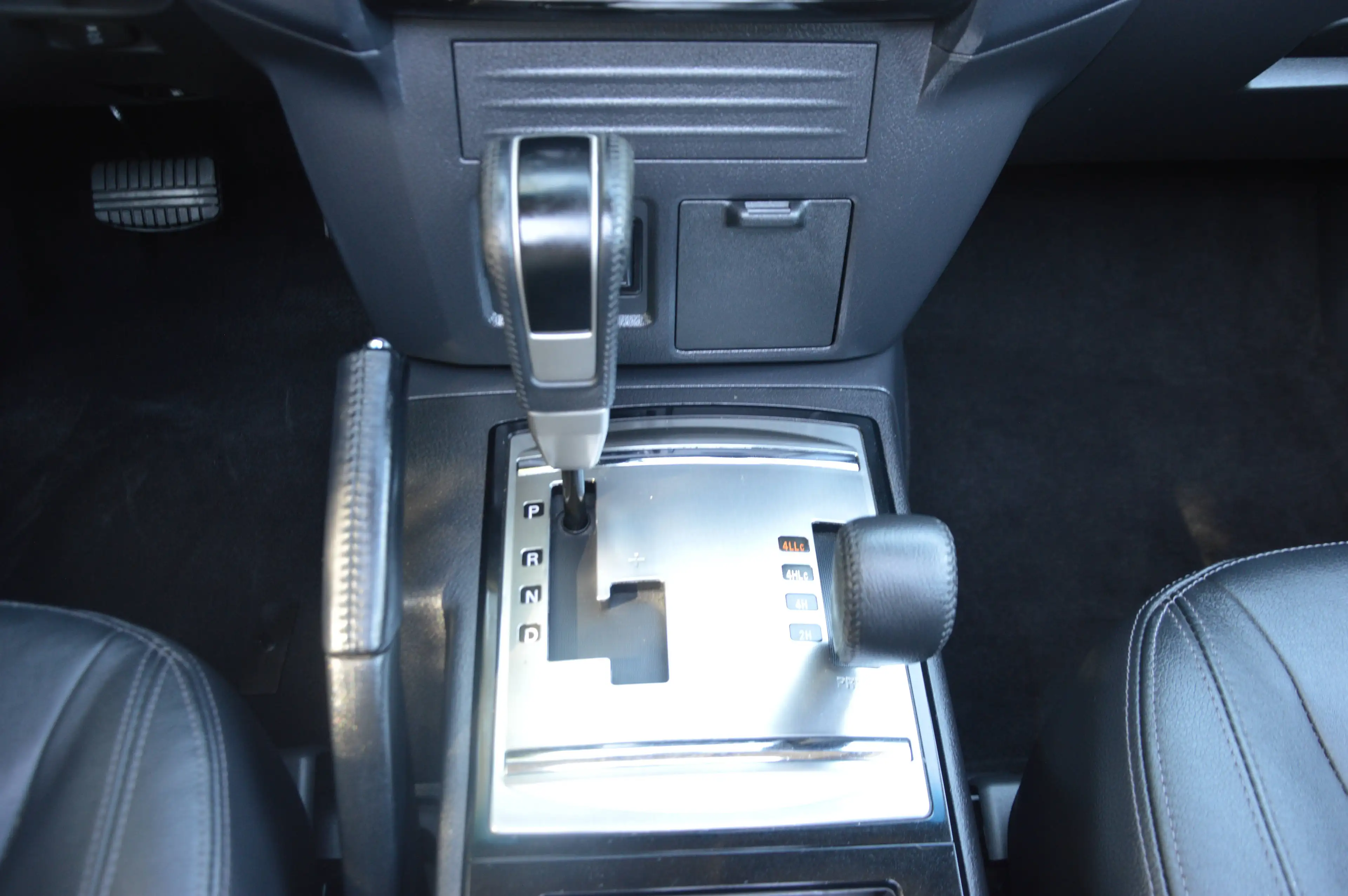 Mitsubishi Pajero 3.2 DI-D 2PL UTILITAIRE BOITE AUT FULL 65.416KM — photo 14