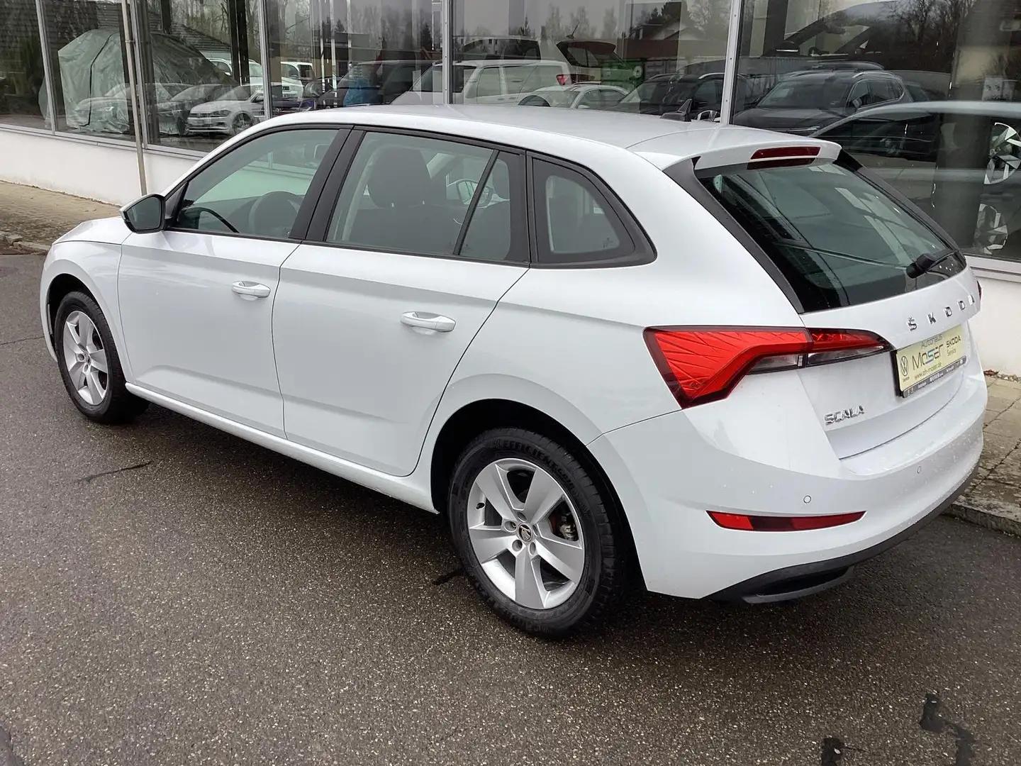 Skoda Scala 1.0 TSI Cool Plus/ALU/DAB/LED/PDC/App/SHZ Weiß - 2