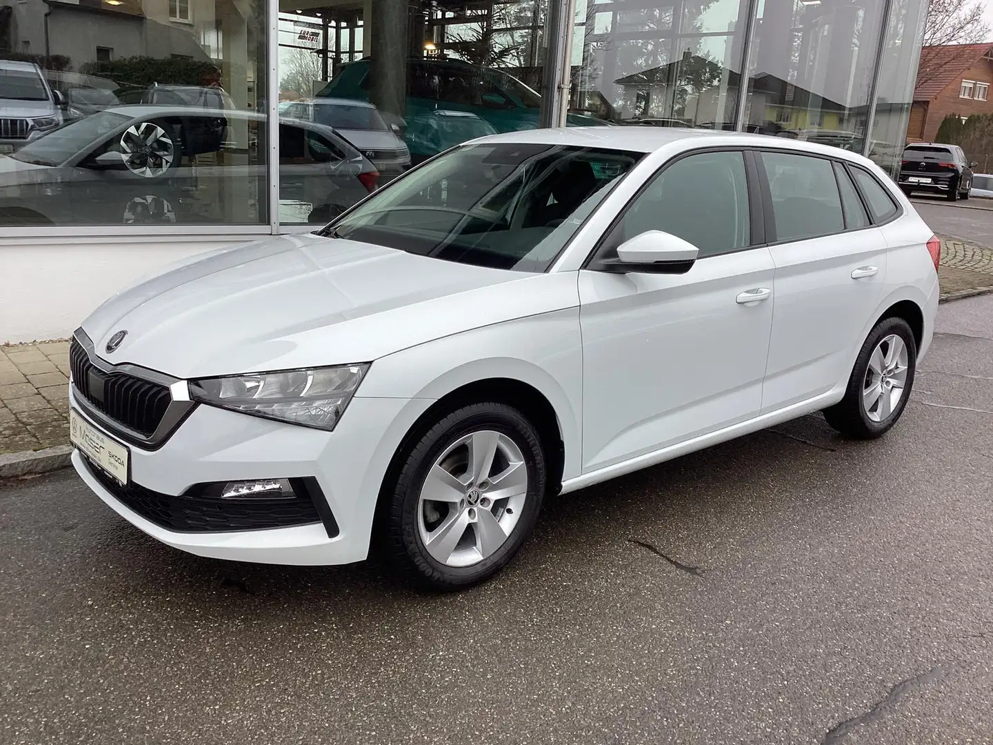 Skoda Scala 1.0 TSI Cool Plus/ALU/DAB/LED/PDC/App/SHZ Weiß - 1