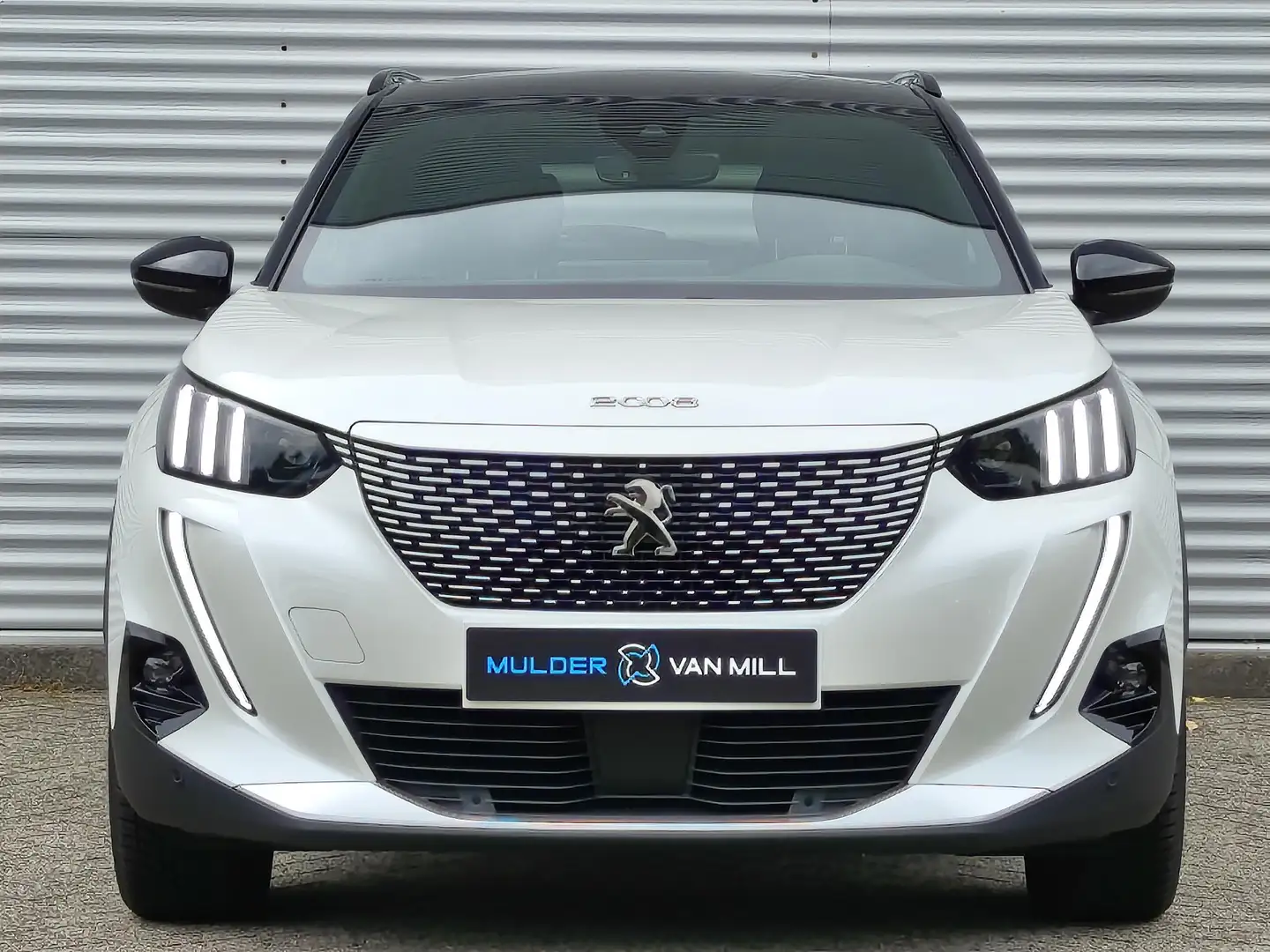 Peugeot e-2008 GT 3-FASEN 50kWh 136pk AUTOMAAT | SCHUIF/KANTELDAK Wit - 2