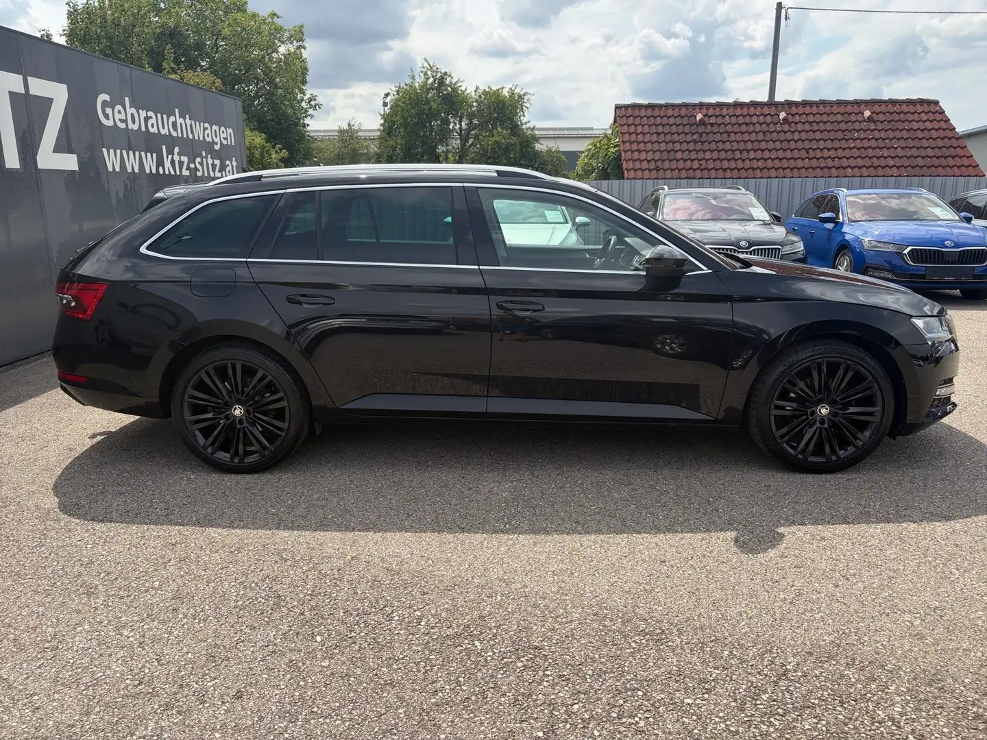 Skoda Superb Kombi 2,0 TDI Style DSG | NP: €58.000 Schwarz - 2
