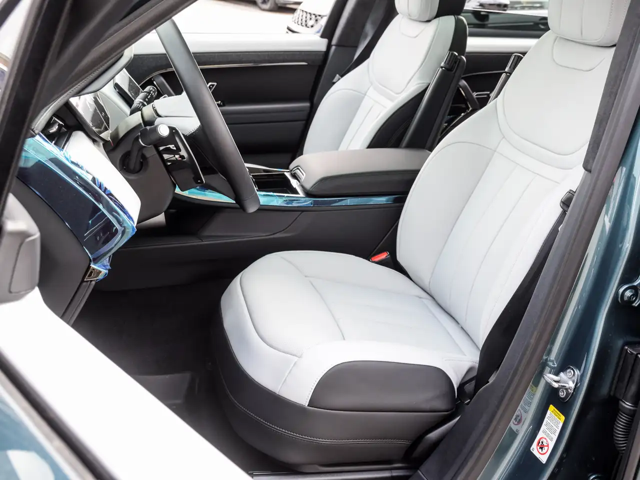 Land Rover Range Rover Sport снимка Land Rover Range Rover Sport