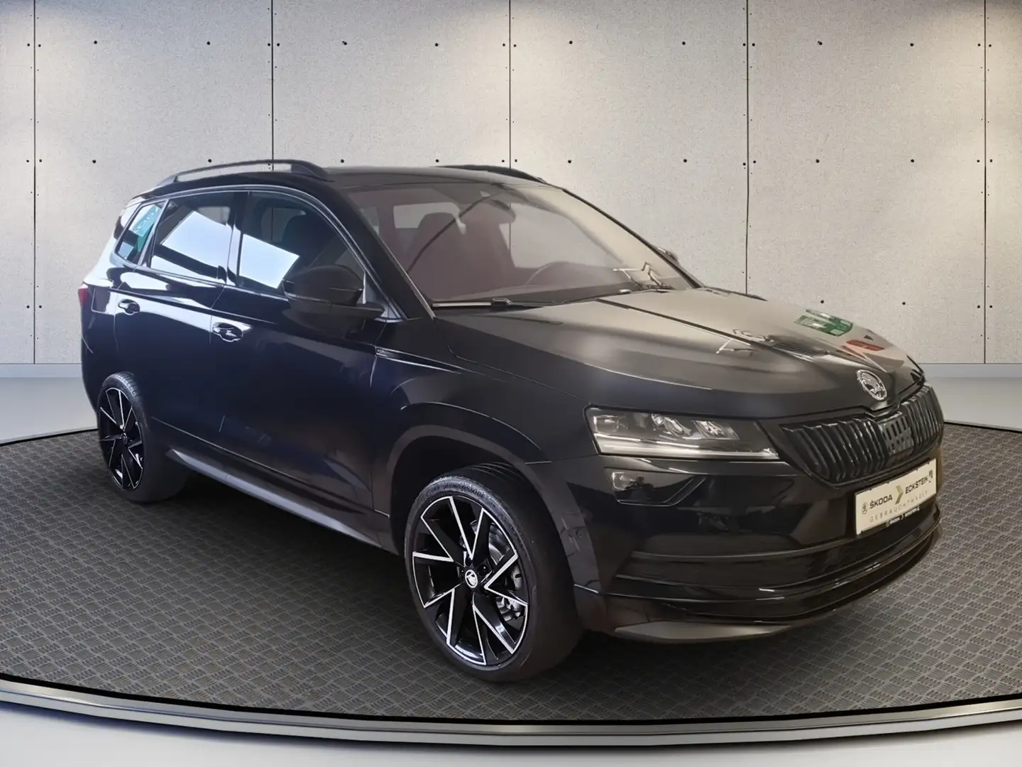 Skoda Karoq Sportline Schwarz - 1