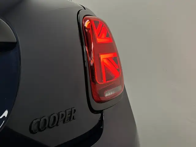 Mini Hatch view 12