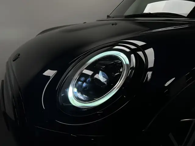 Mini Hatch view 8