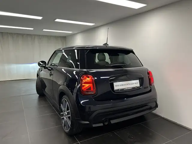 Mini Hatch view 10
