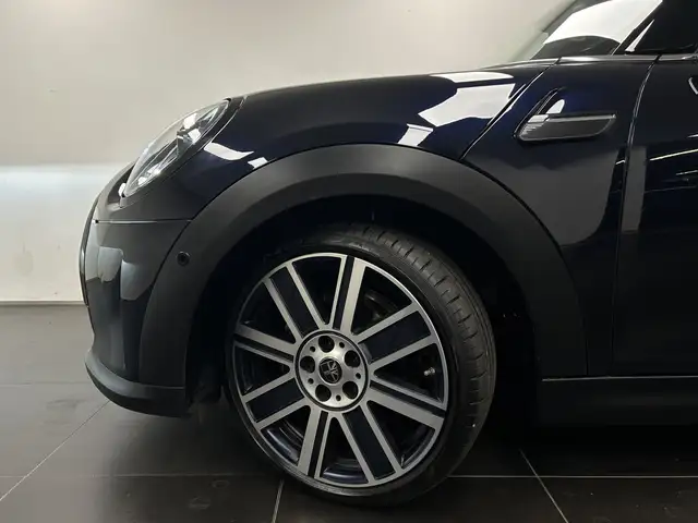 Mini Hatch view 9