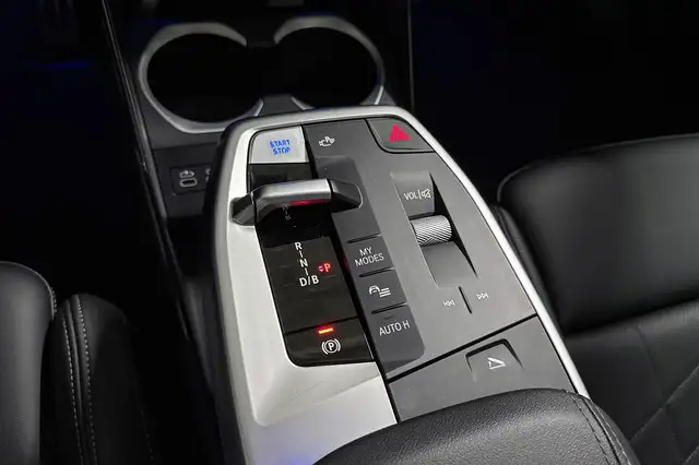 BMW Ix1 view 13