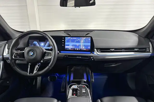 BMW Ix1 view 10