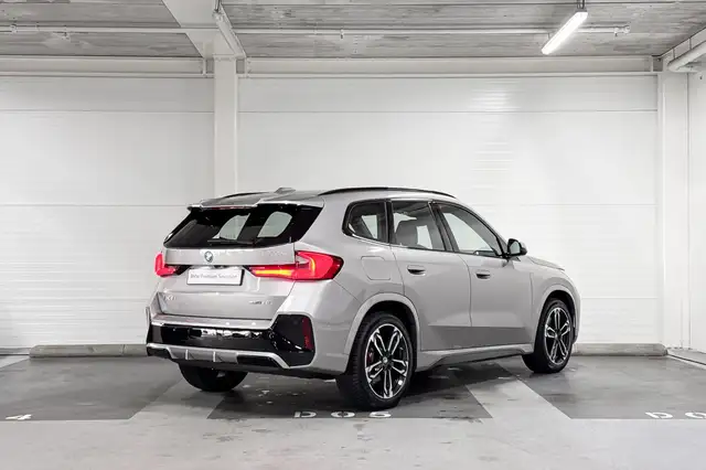 BMW Ix1 view 6
