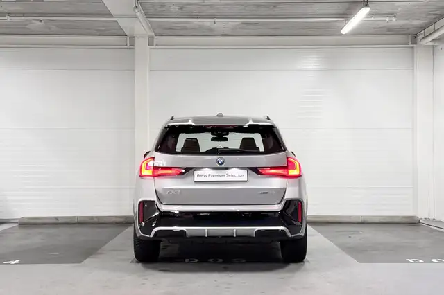BMW Ix1 view 7