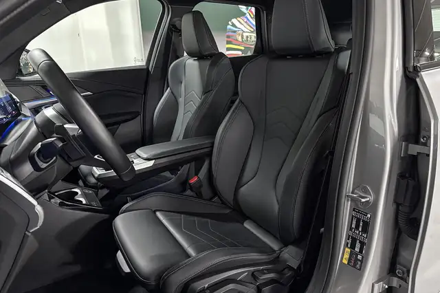BMW Ix1 view 9