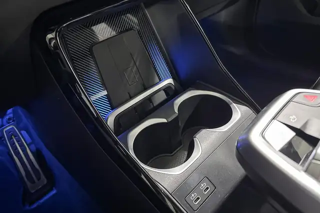 BMW Ix1 view 15