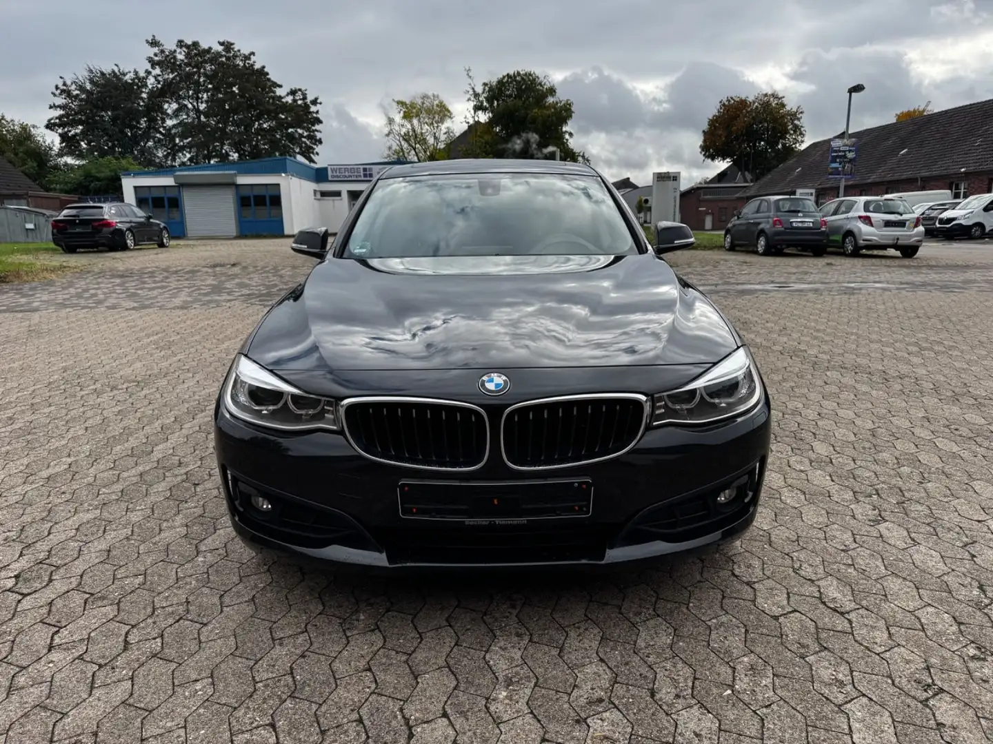 BMW 320 Sport Navi Xenon Leder Pano Schwarz - 2