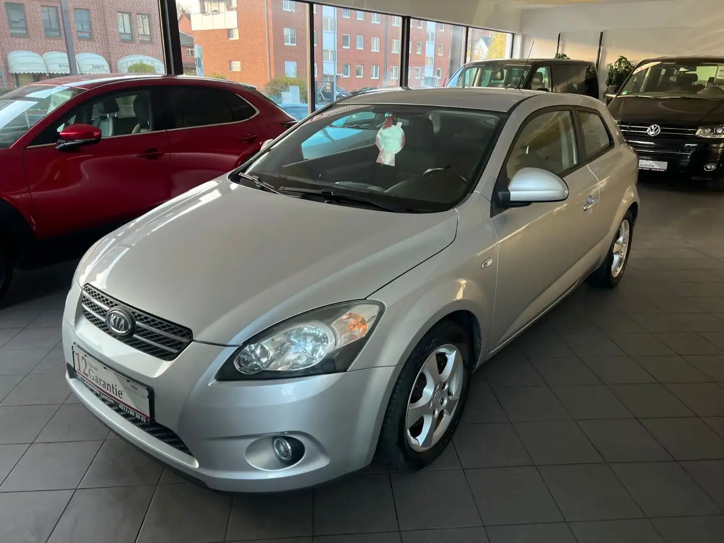 Kia Ceed / cee'd ProCeed EX 1.6 Automatik~Standheizung~USB~PDC~ Silver - 2