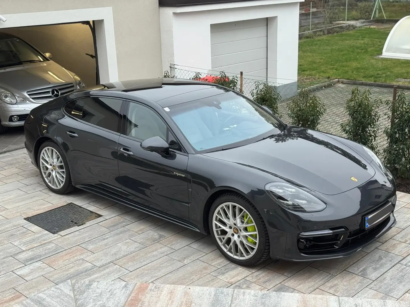 Porsche Panamera 4 E-Hybrid PHEV Executive Aut. Erstbesitz - 2