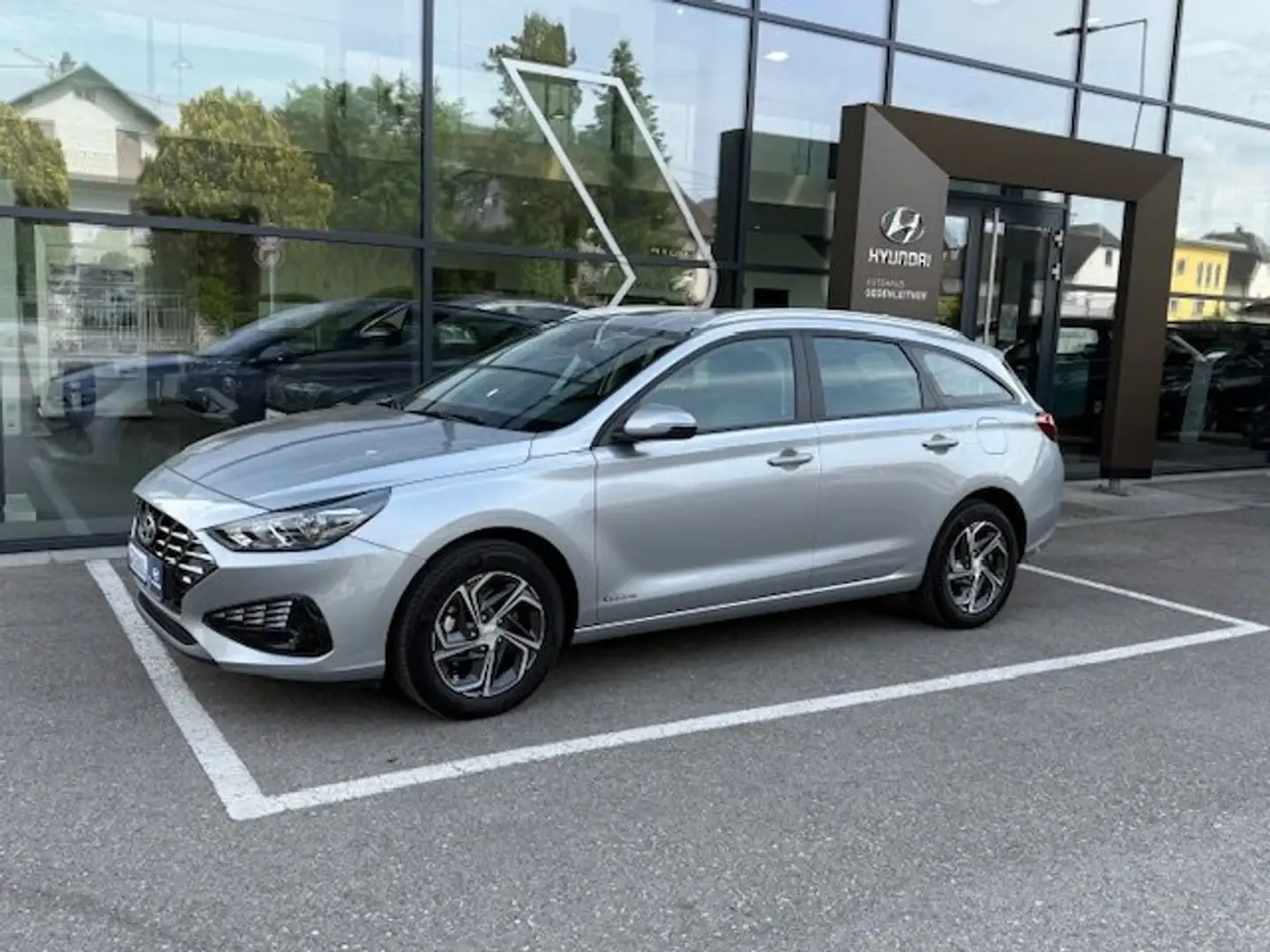 Hyundai i30 Kombi 1,5 DPI GO 1,5 DPi c2kg1 Silber - 2