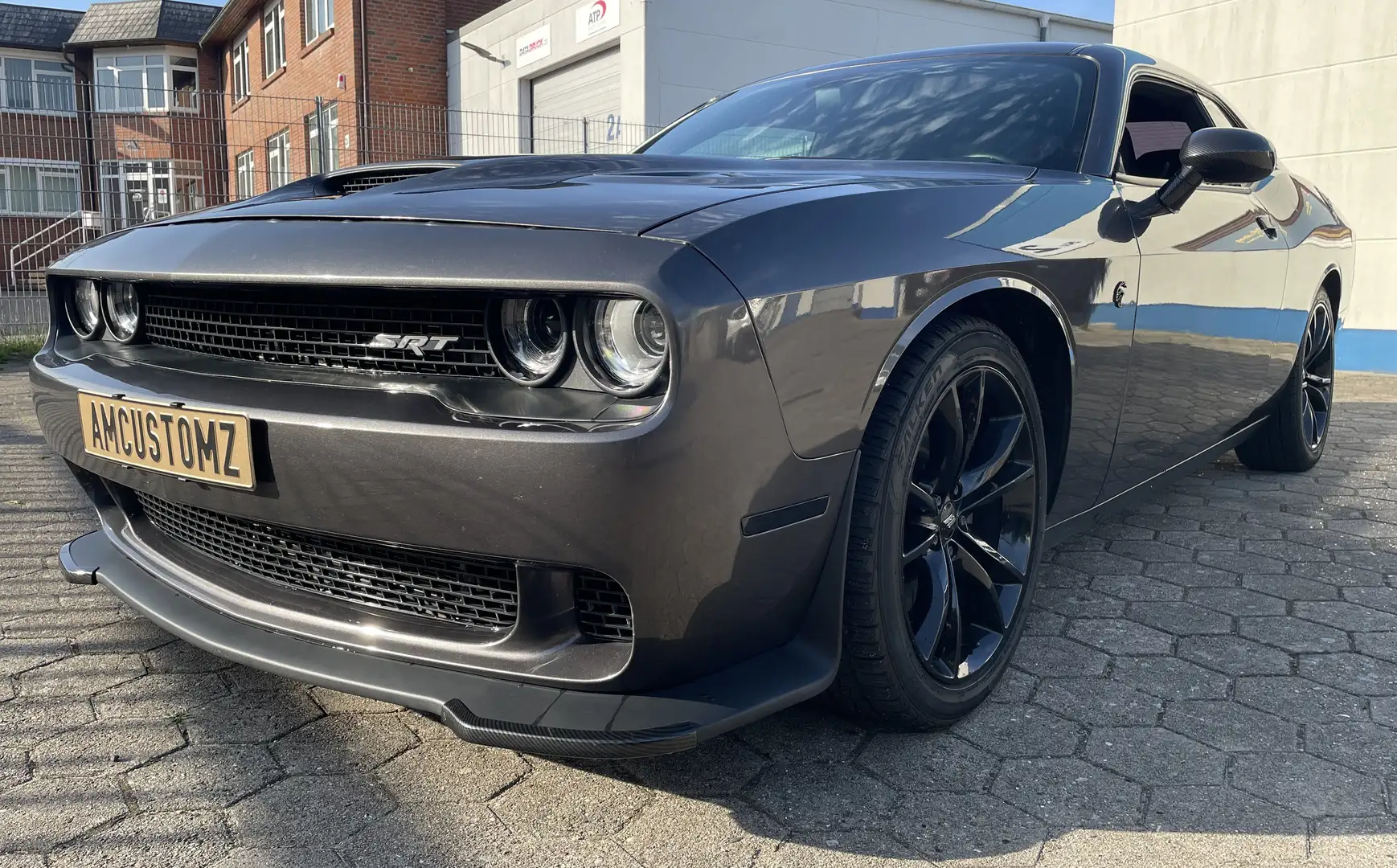 Dodge Challenger *** SRT Hellcat Clone *** Grau - 1