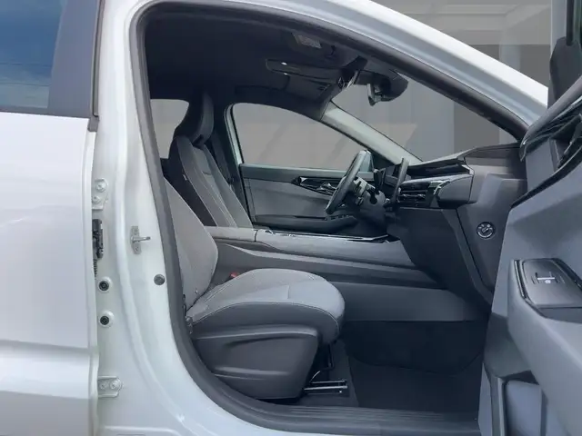 Renault Austral view 8