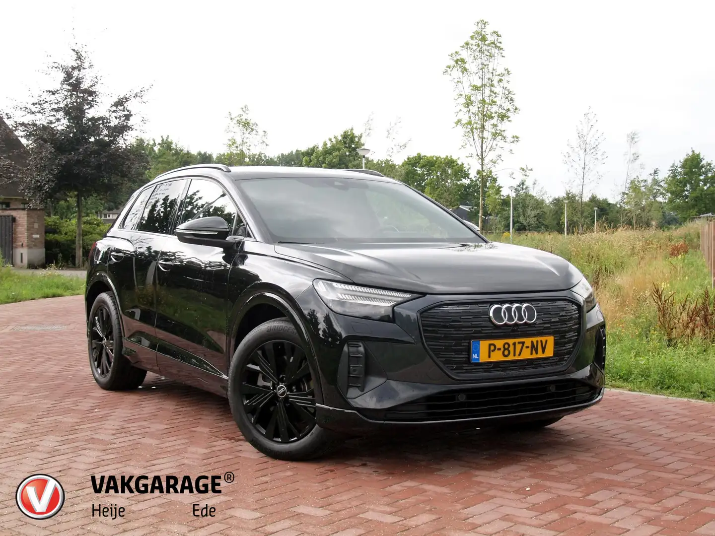 Audi Q4 e-tron 40 Advanced edition 77 kWh | Black Optiek | Apple Zwart - 1