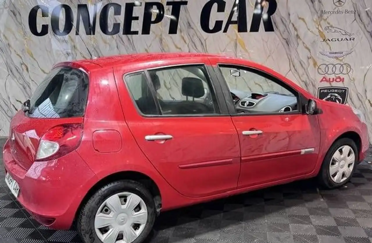 Renault Clio Citadine 3 portes — photo 7
