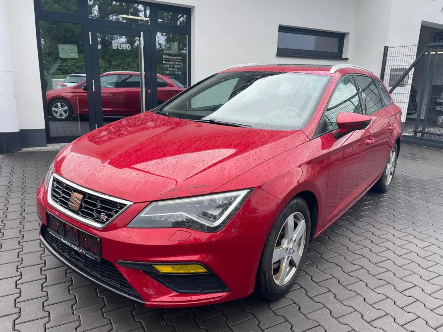 SEAT Leon FR LED-Panorama AHK-Navi- Leder - 1
