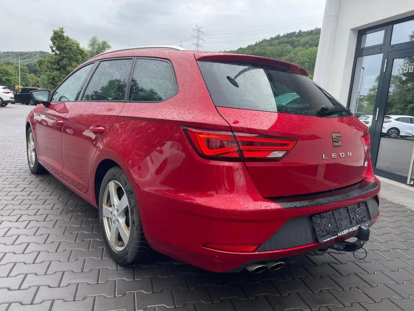 SEAT Leon FR LED-Panorama AHK-Navi- Leder - 2