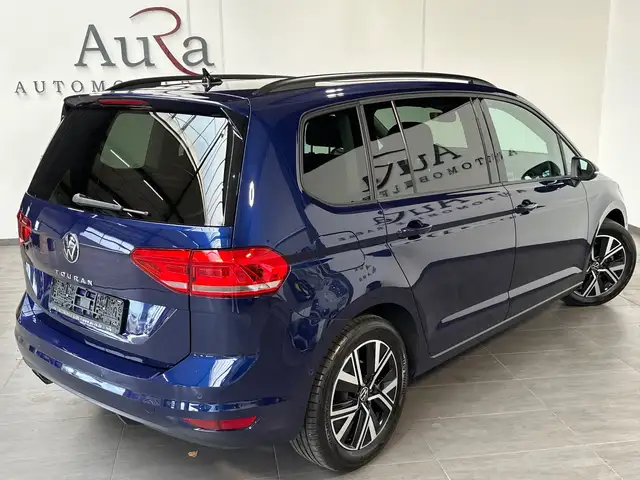 Volkswagen Touran view 5