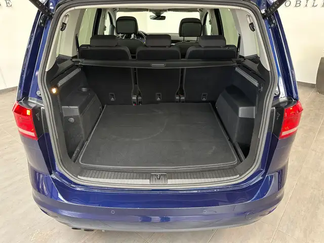 Volkswagen Touran view 6