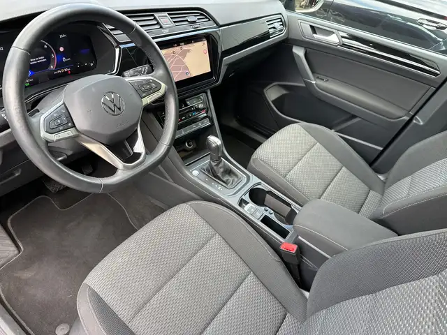 Volkswagen Touran view 12