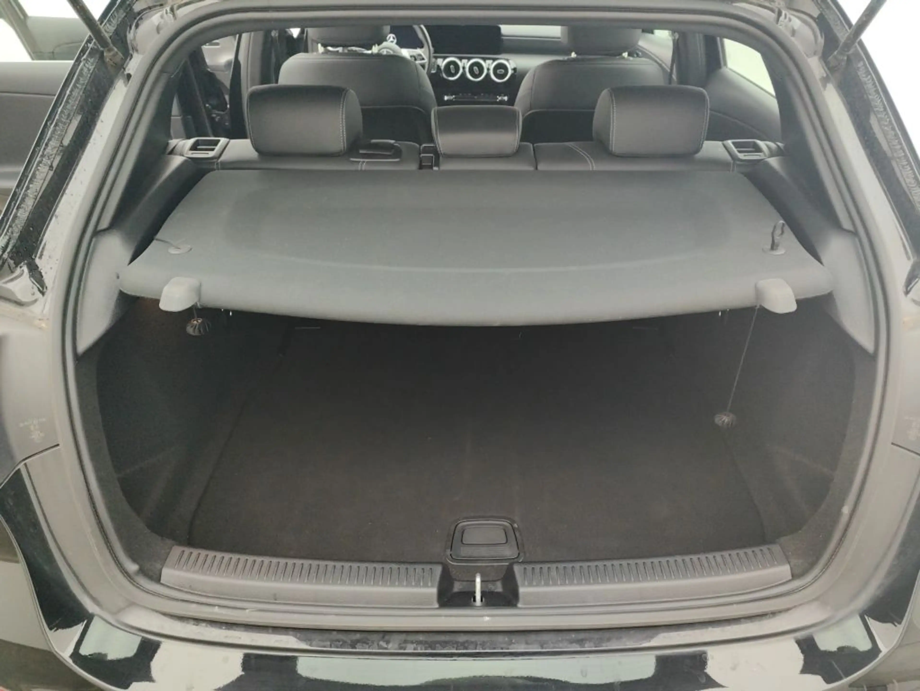 Mercedes-Benz A 180 LuxuryLine Facelift 7GTronic *FULL LED-NAVI-PTS-17'-CAMERA* — photo 15