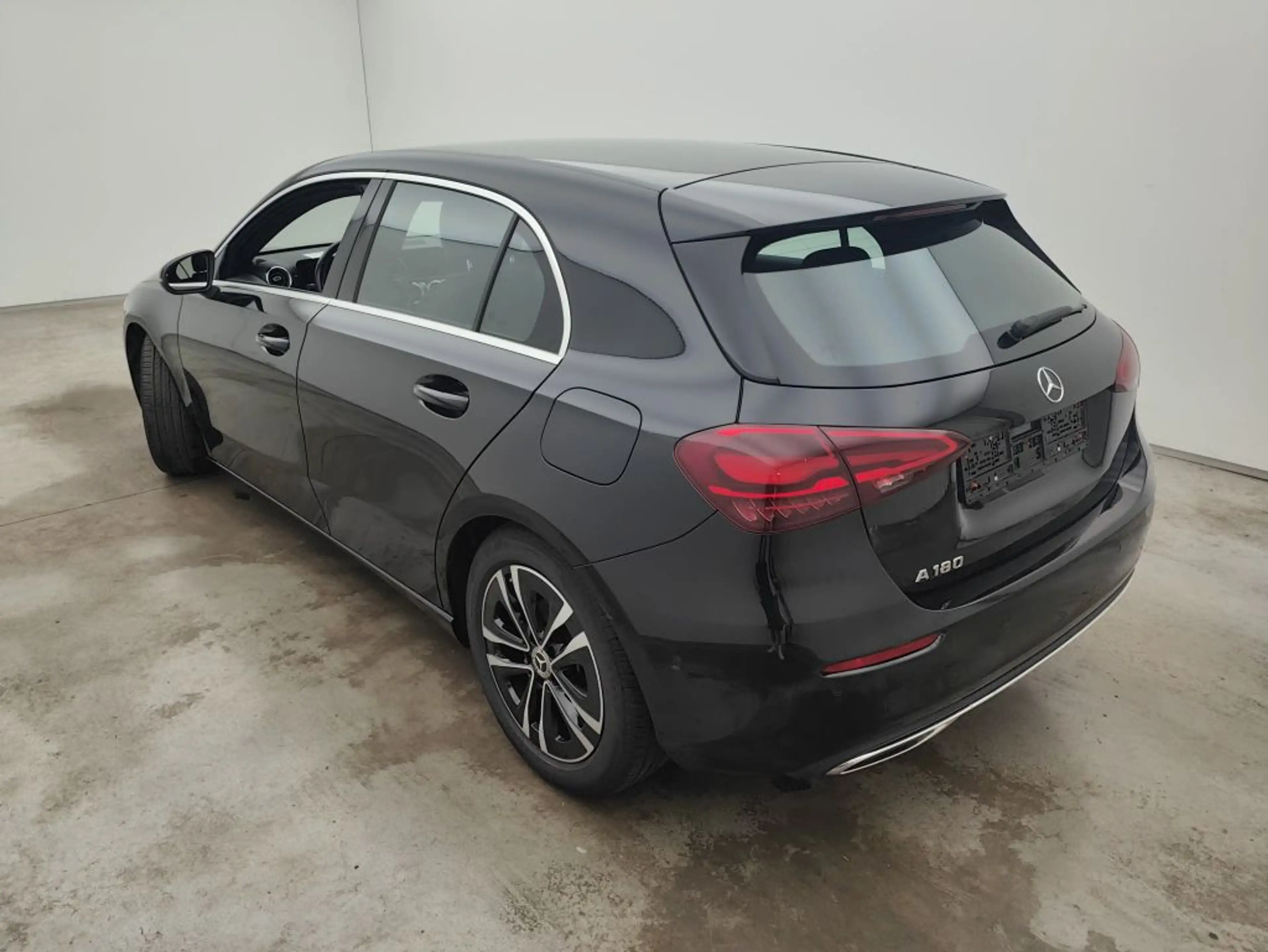 Mercedes-Benz A 180 LuxuryLine Facelift 7GTronic *FULL LED-NAVI-PTS-17'-CAMERA* — photo 6