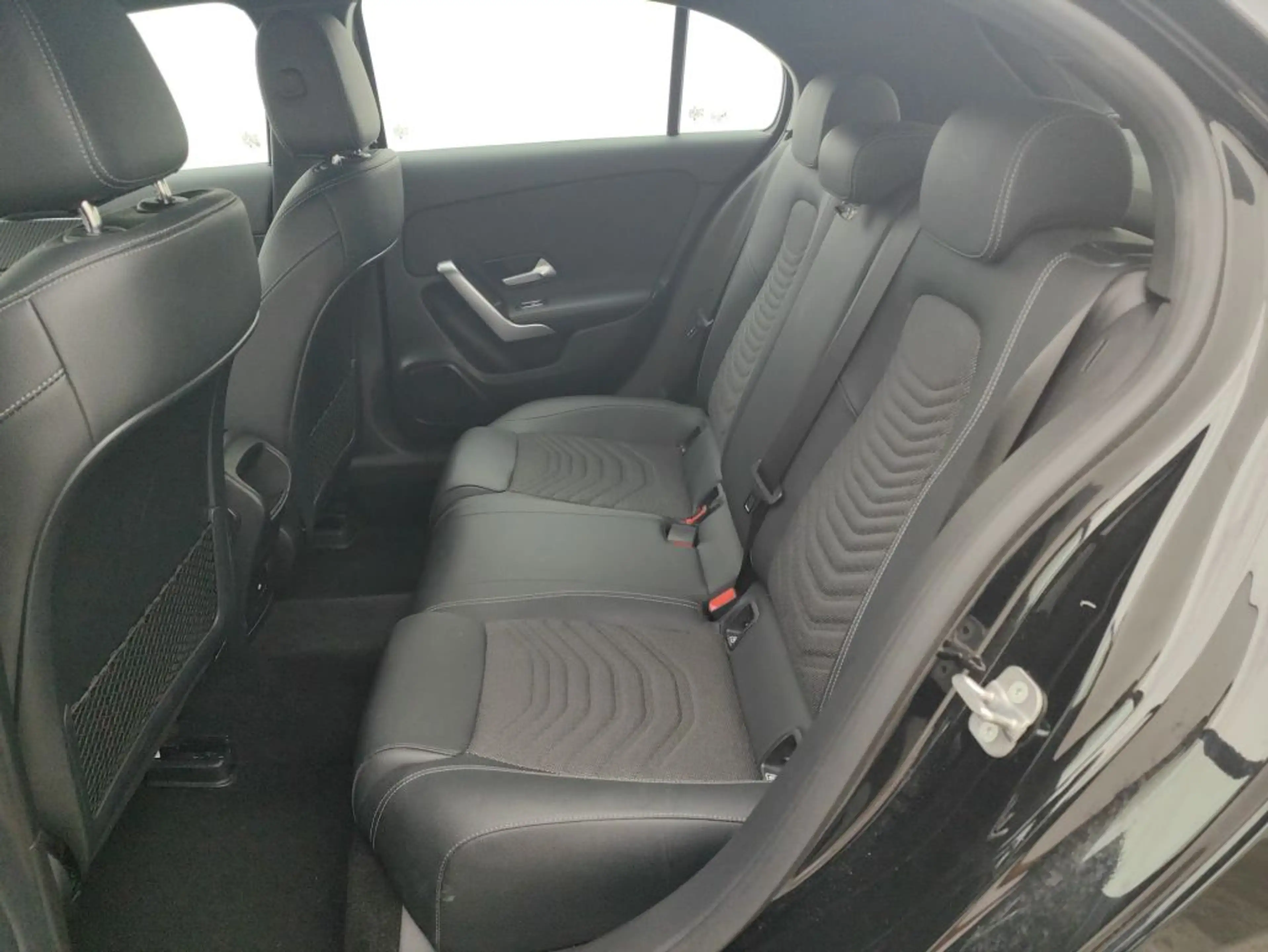 Mercedes-Benz A 180 LuxuryLine Facelift 7GTronic *FULL LED-NAVI-PTS-17'-CAMERA* — photo 9
