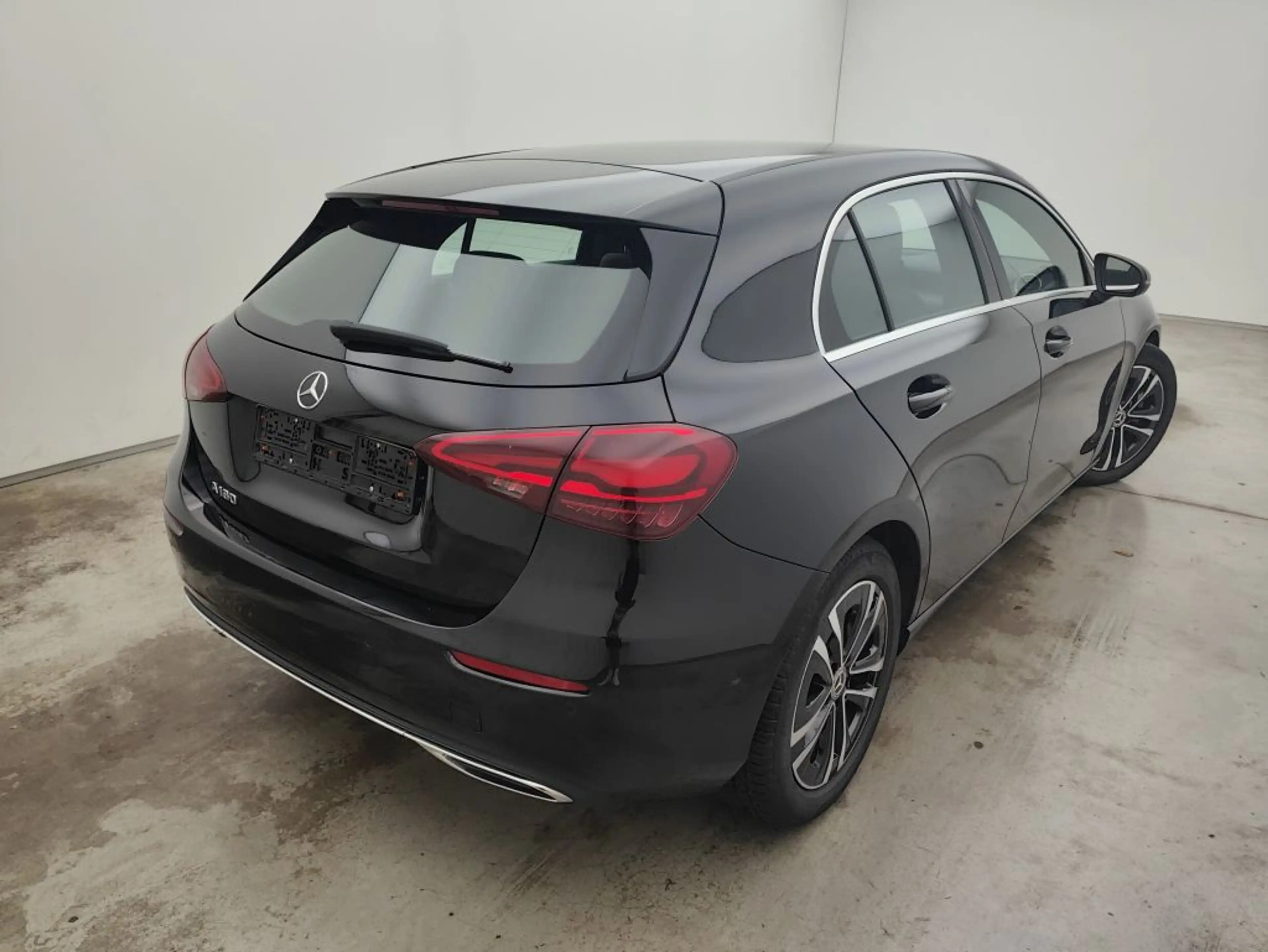 Mercedes-Benz A 180 LuxuryLine Facelift 7GTronic *FULL LED-NAVI-PTS-17'-CAMERA* — photo 5