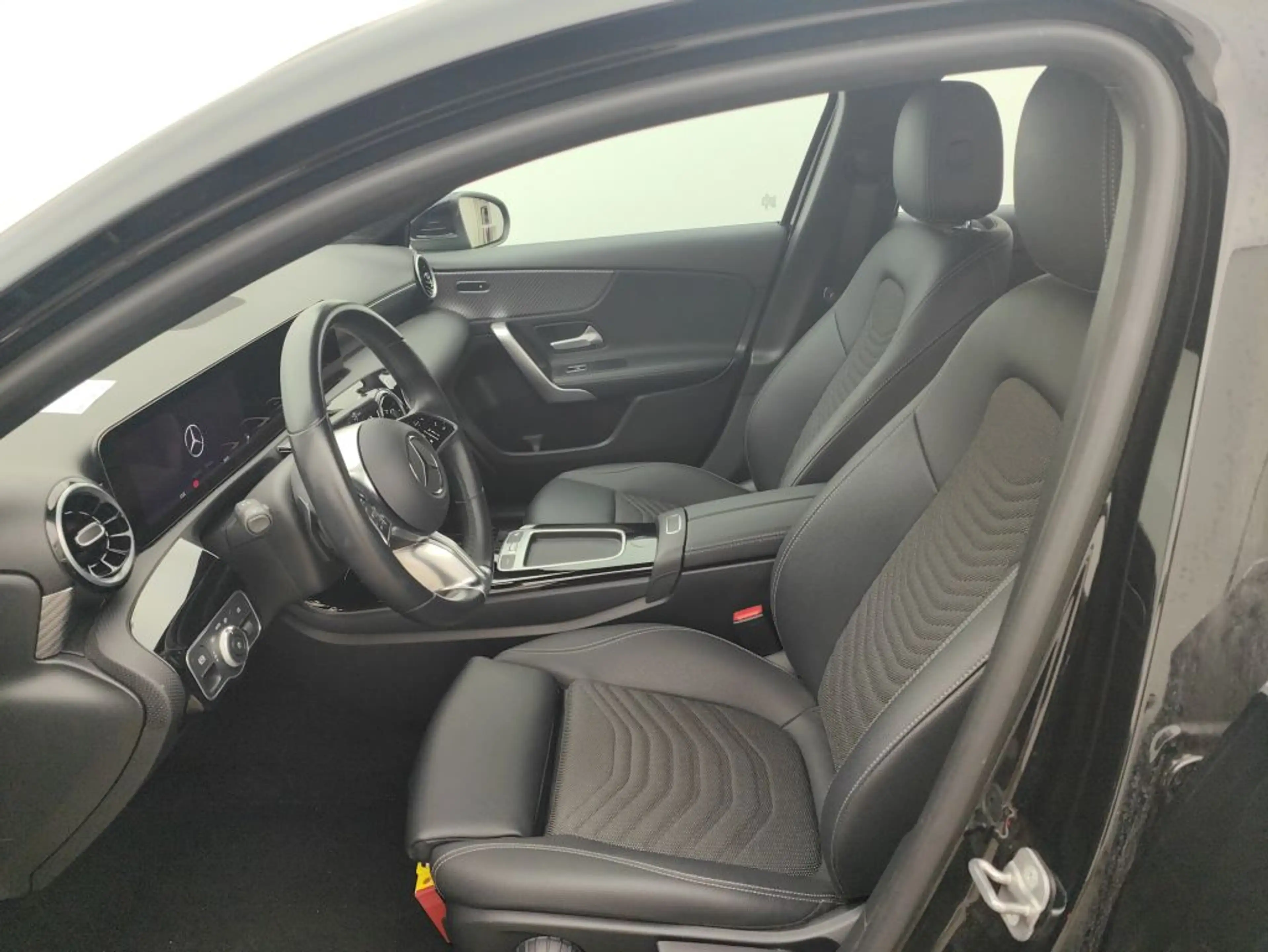 Mercedes-Benz A 180 LuxuryLine Facelift 7GTronic *FULL LED-NAVI-PTS-17'-CAMERA* — photo 8