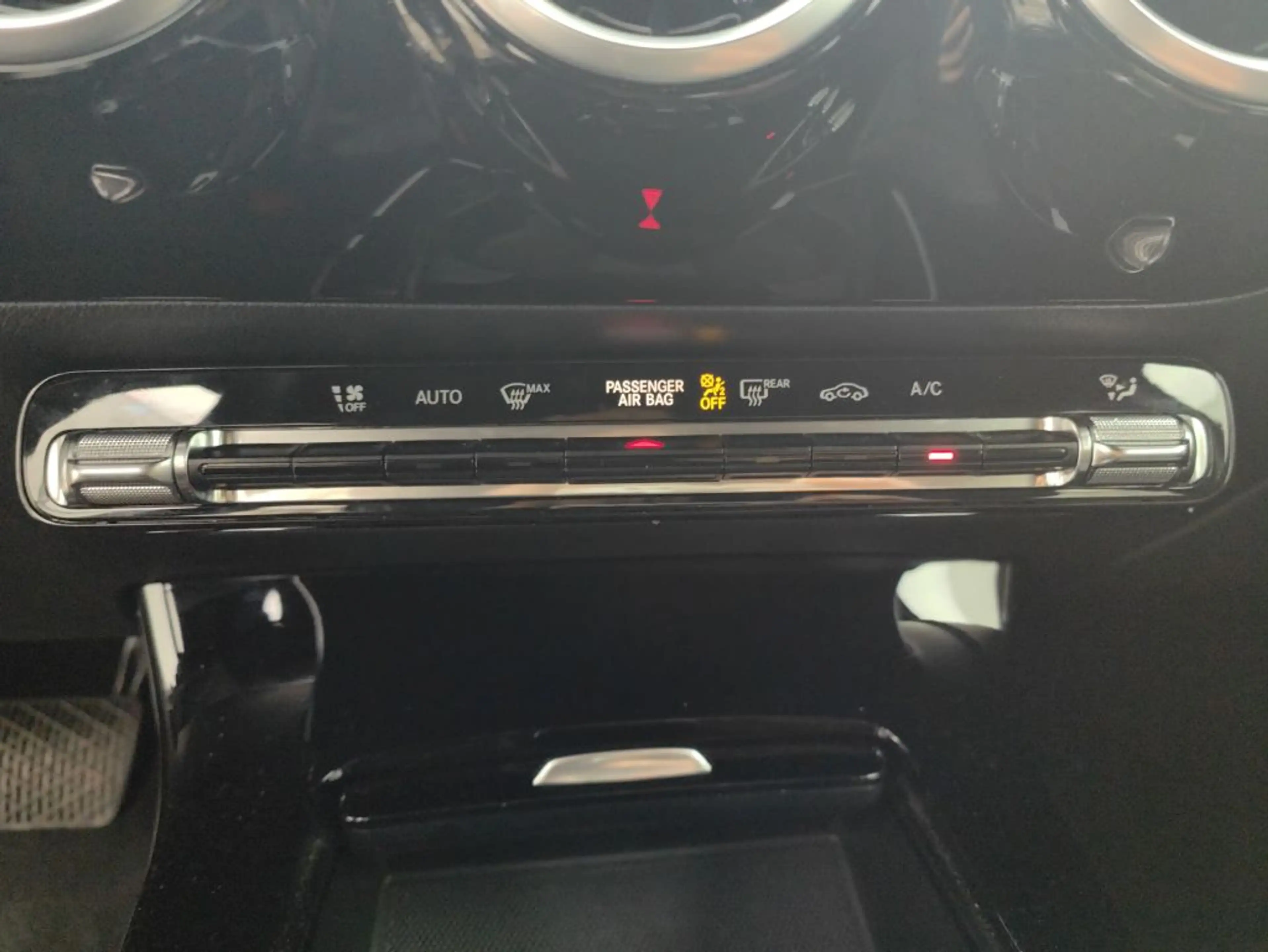 Mercedes-Benz A 180 LuxuryLine Facelift 7GTronic *FULL LED-NAVI-PTS-17'-CAMERA* — photo 12