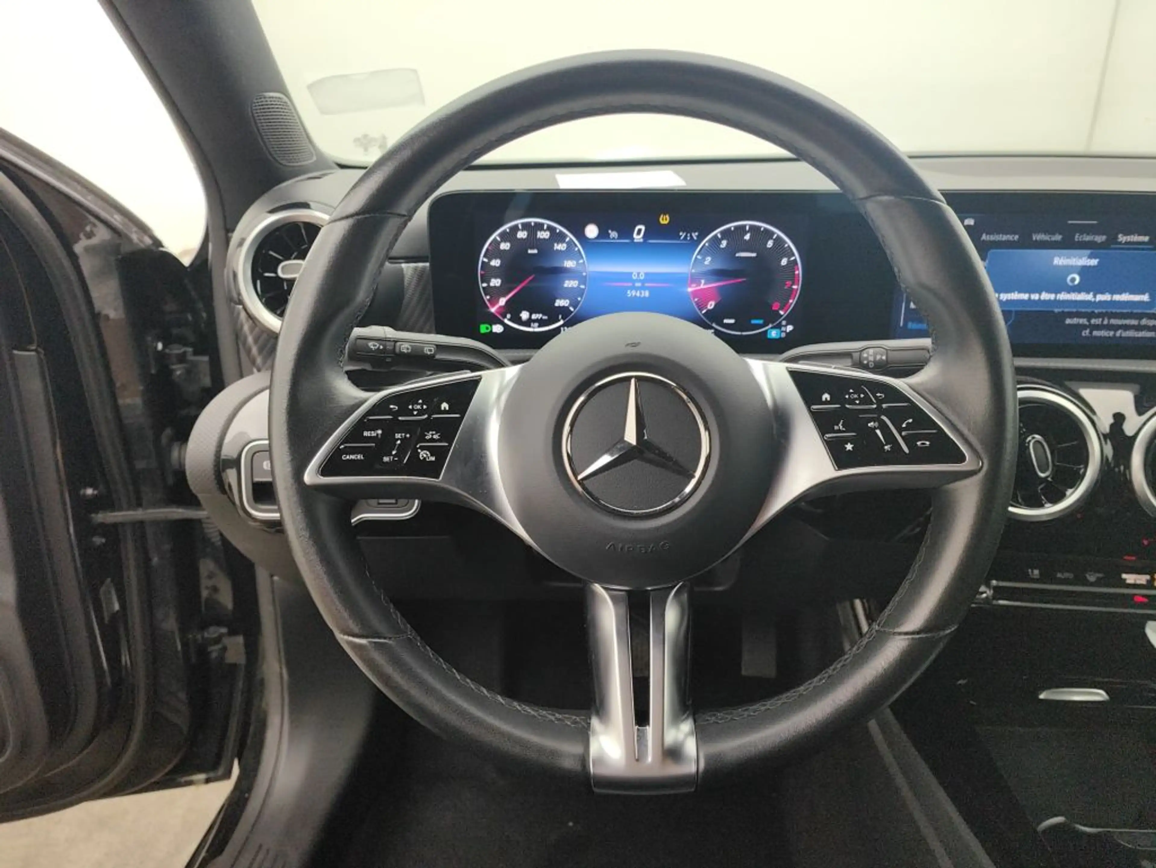 Mercedes-Benz A 180 LuxuryLine Facelift 7GTronic *FULL LED-NAVI-PTS-17'-CAMERA* — photo 10
