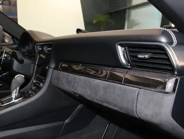 Porsche 911 view 15