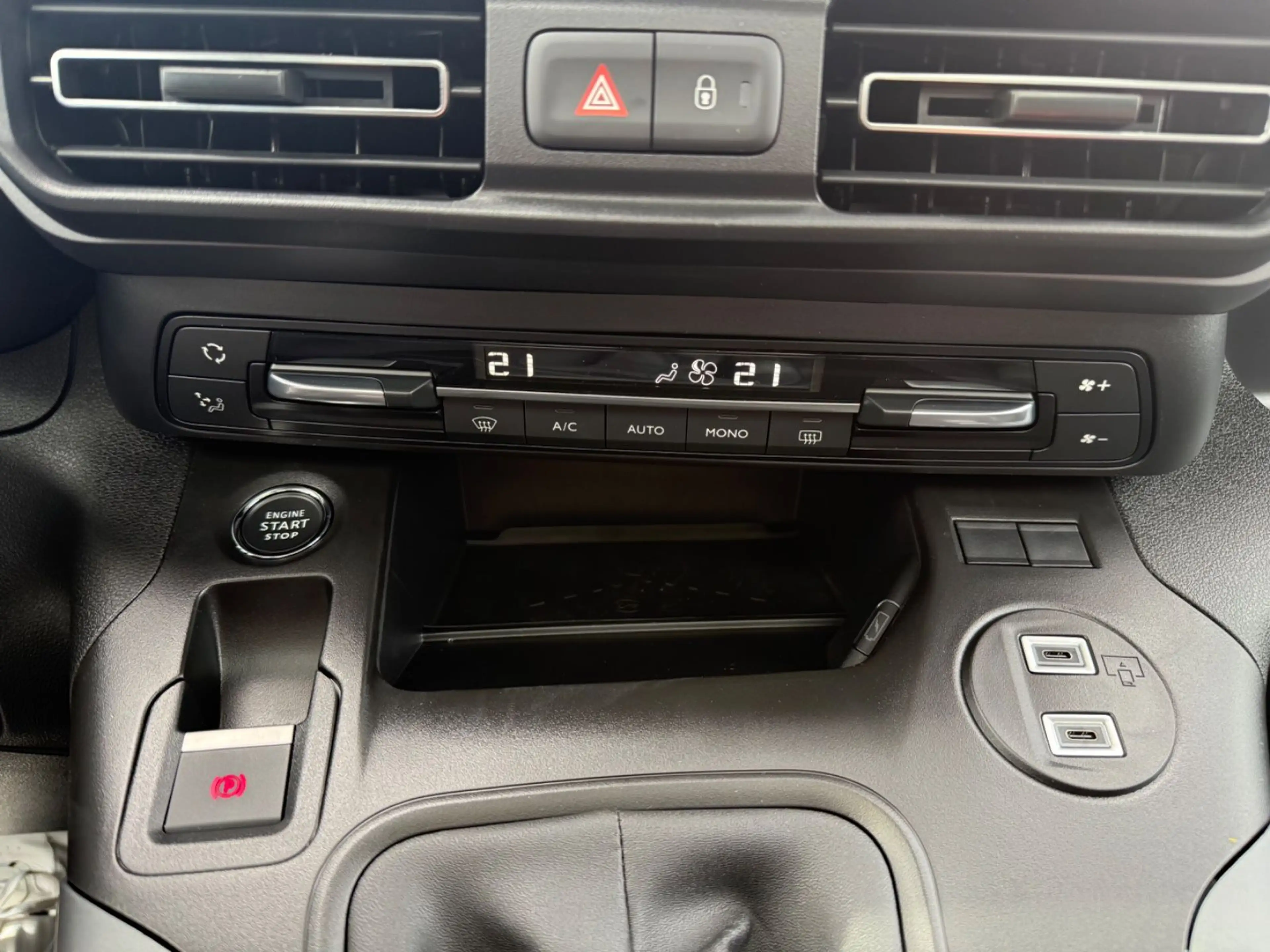 Citroen Berlingo XTR Max M *PANO*SHZ* — photo 11