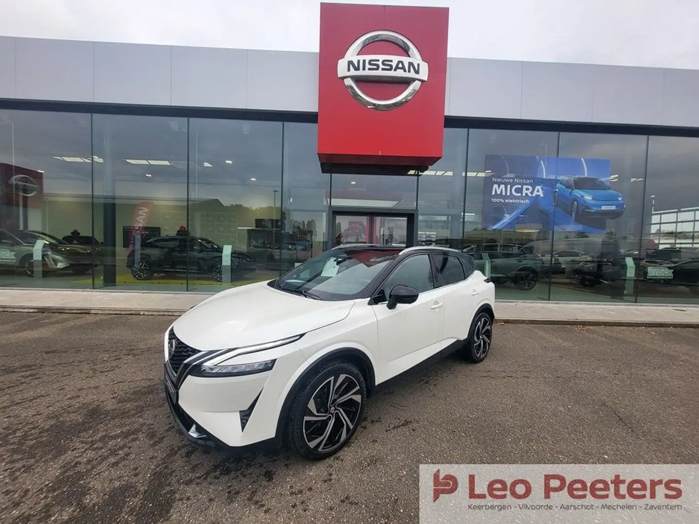 Nissan Qashqai Tekna Plus !! Wit - 1