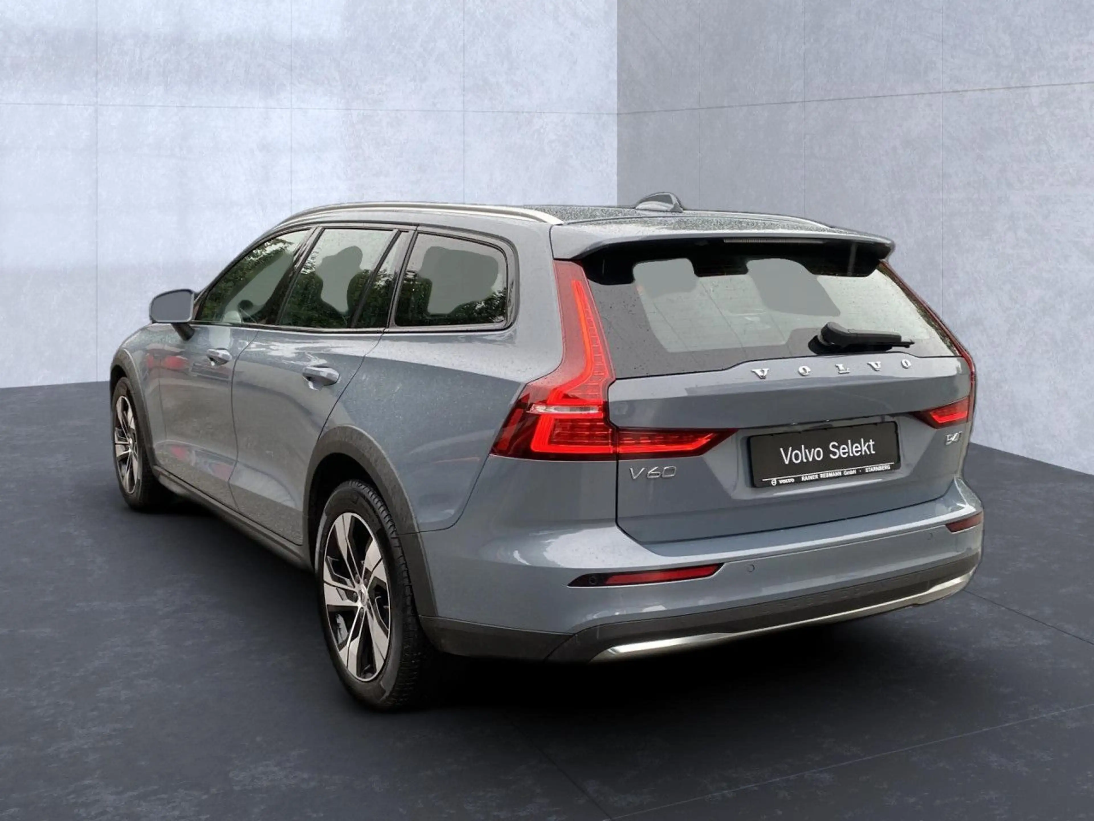 Volvo V60 Cross Country V60 CC Plus AWD Bluetooth Navi LED Vollleder Klima — photo 3