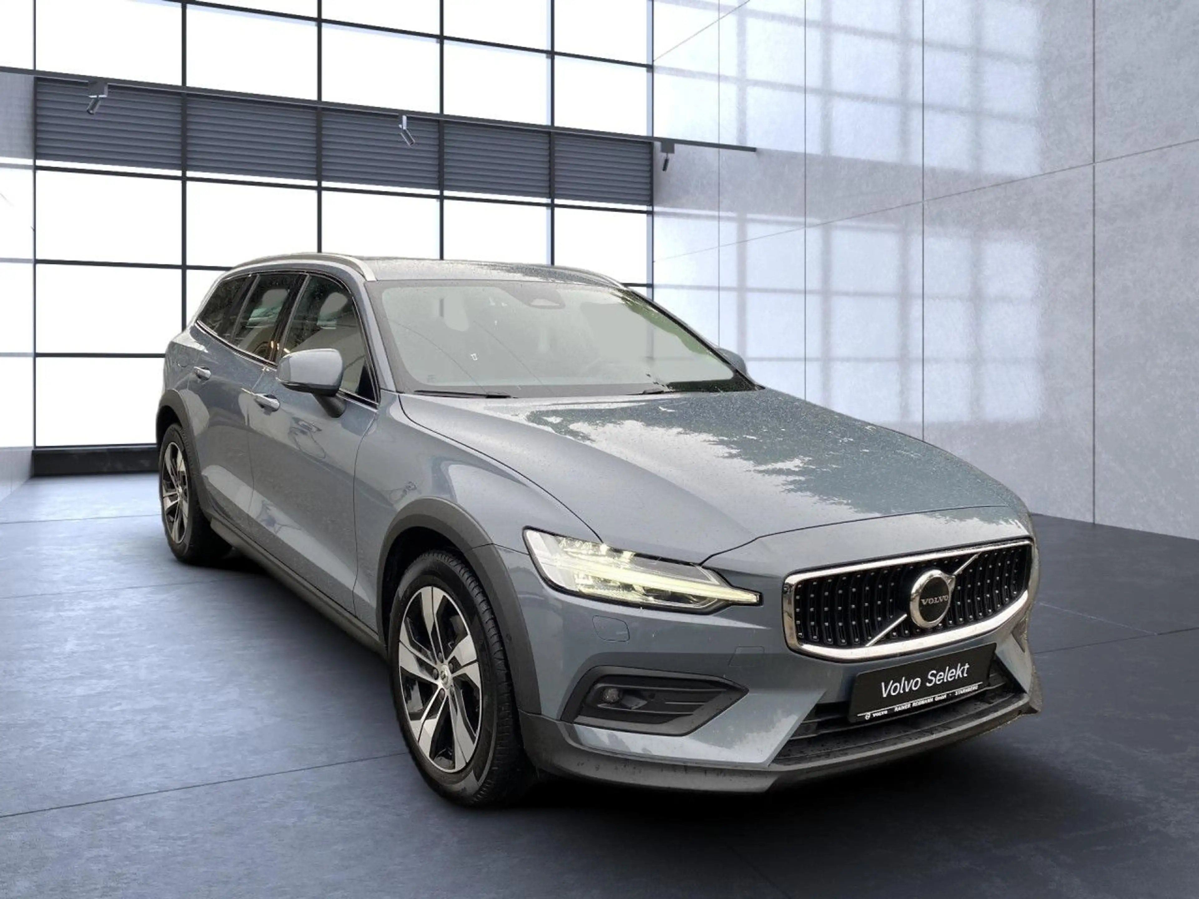 Volvo V60 Cross Country V60 CC Plus AWD Bluetooth Navi LED Vollleder Klima — photo 5