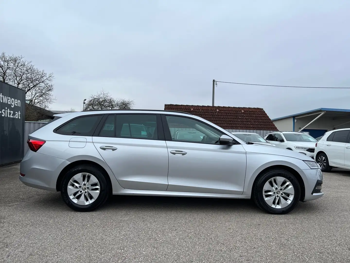 Skoda Octavia Combi 2,0 TDI DSG | ACC*NAVI Silber - 2