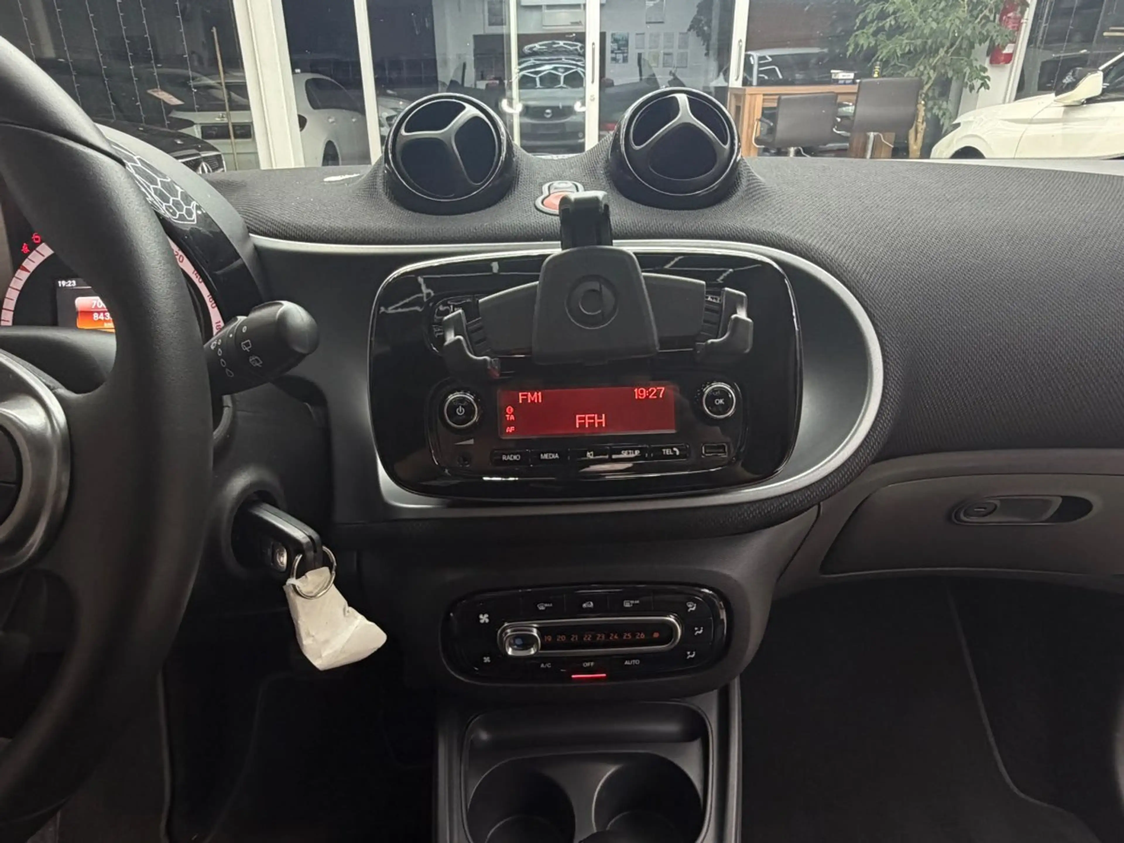smart forTwo coupe prime (66kW) Automatik Klima Leder Pano LED- — photo 13