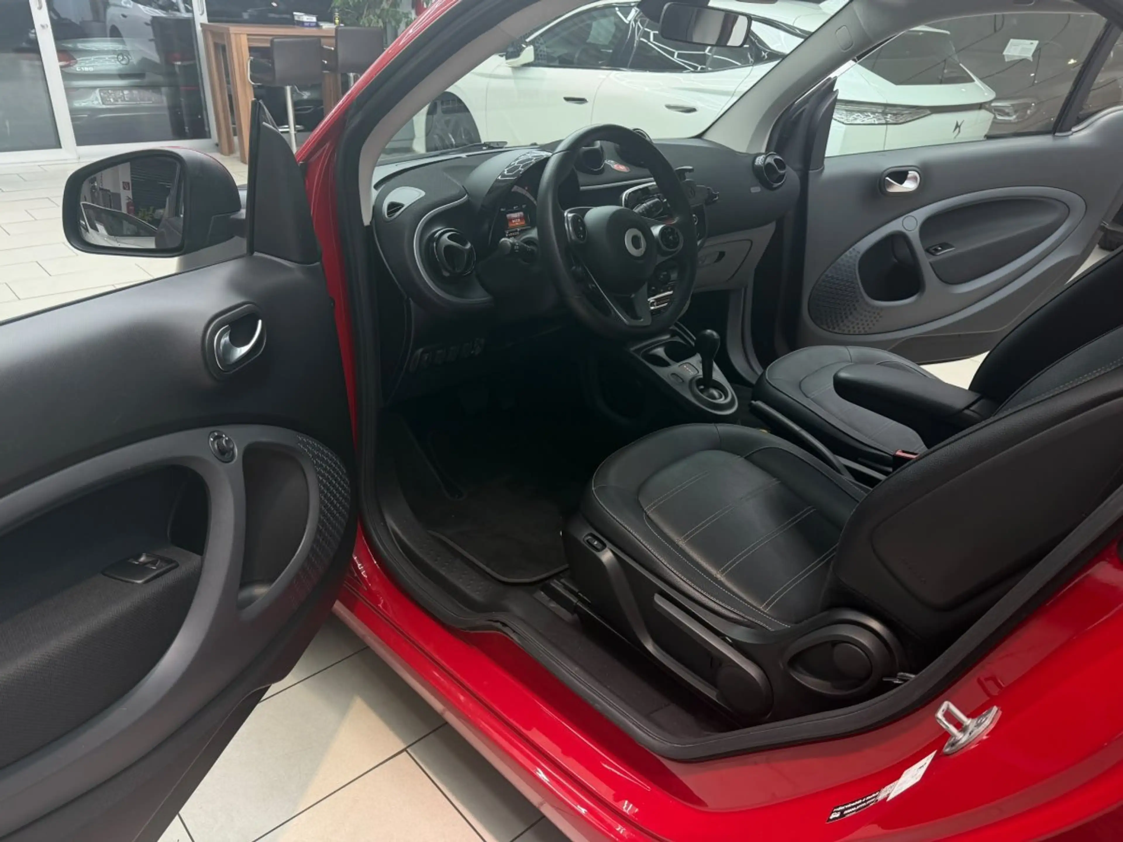 smart forTwo coupe prime (66kW) Automatik Klima Leder Pano LED- — photo 9