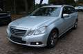 Mercedes-Benz E 220 T CDI BlueEfficiency Aut Navi SHZ AHK PDC Plateado - thumbnail 1