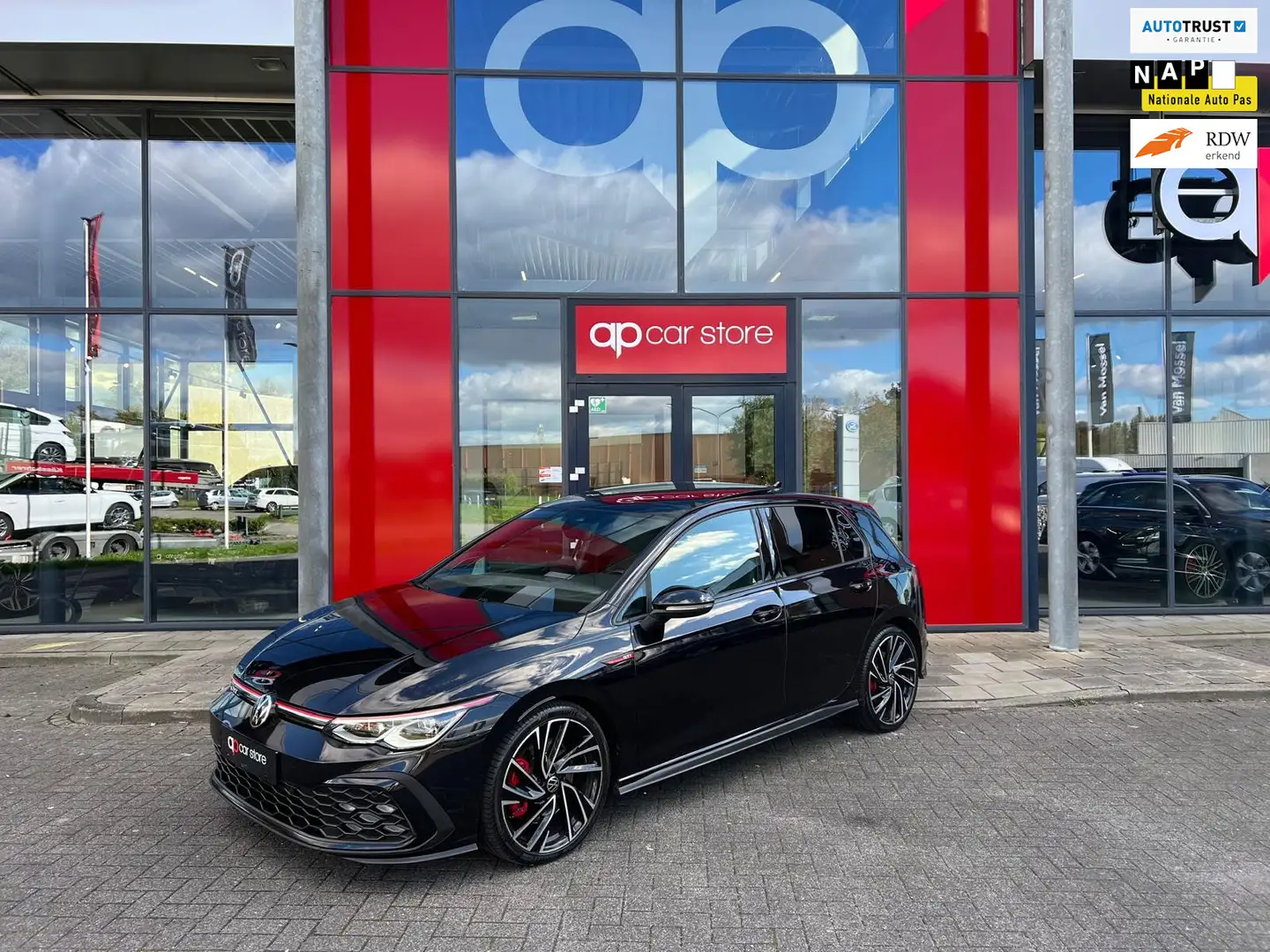 Volkswagen Golf GTI 2.0 TSI Panorama Zwart - 1