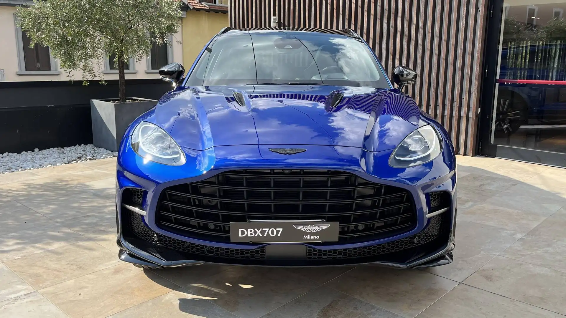 Aston Martin DBX 4.0 Синій - 2